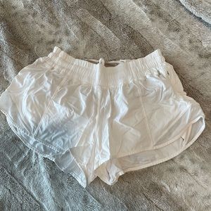 Lululemon Hotty Hot Short 2.5 inch
